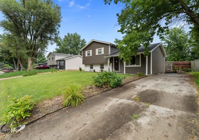 Photo 3 of Manufactured home for sale at 5908 Council Ring Blvd, Kokomo, IN 46902 | MLS# 202632130 | Listing updated on 2026-08-28