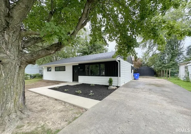 Photo 2 of Manufactured home for sale at 1117 Brentwood Dr, Kokomo, IN 46901 | MLS# 202632144 | Listing updated on 2026-08-07