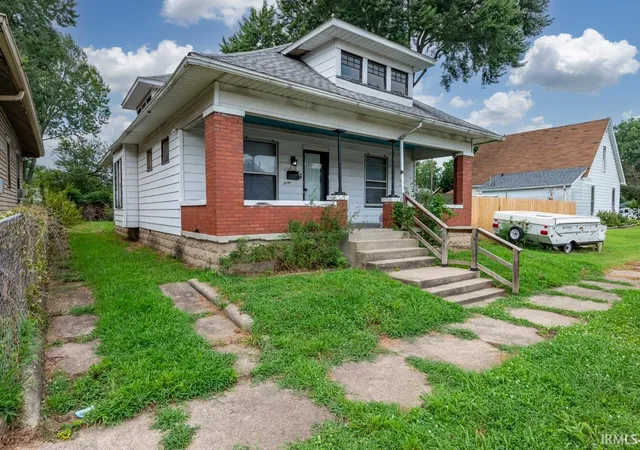 Photo 2 of Manufactured home for sale at 715 S 16th Street, Terre Haute, IN 47807 | MLS# 202632152 | Listing updated on 2026-08-28