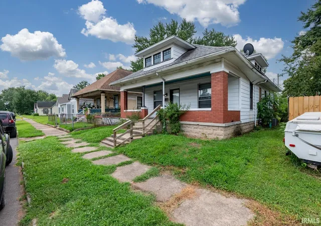 Photo 2 of Manufactured home for sale at 715 S 16th Street, Terre Haute, IN 47807 | MLS# 202632152 | Listing updated on 2026-08-28