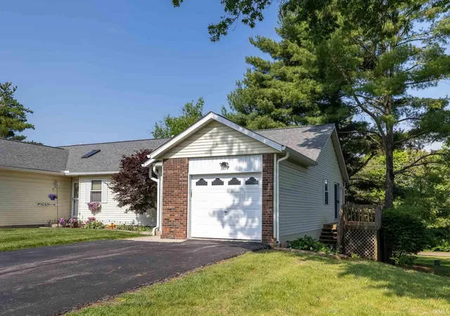 Photo 3 of Condo for sale at 3874 S Laurel Ct, Bloomington, IN 47401 | MLS# 202632166 | Listing updated on 2026-09-10