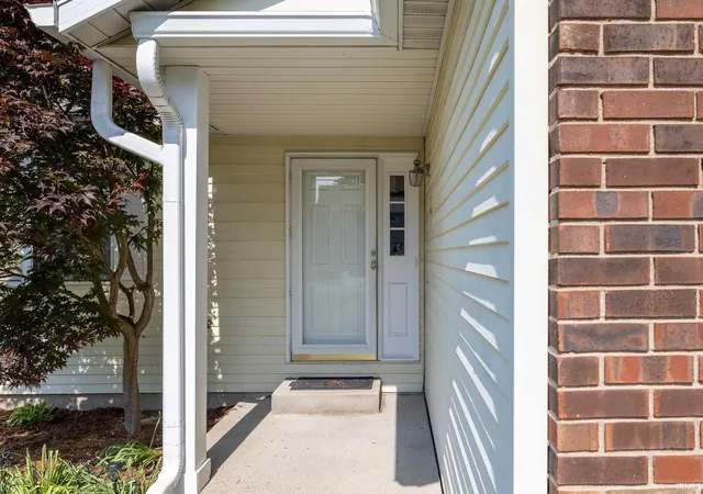 Photo 3 of Condo for sale at 3874 S Laurel Ct, Bloomington, IN 47401 | MLS# 202632166 | Listing updated on 2026-09-10