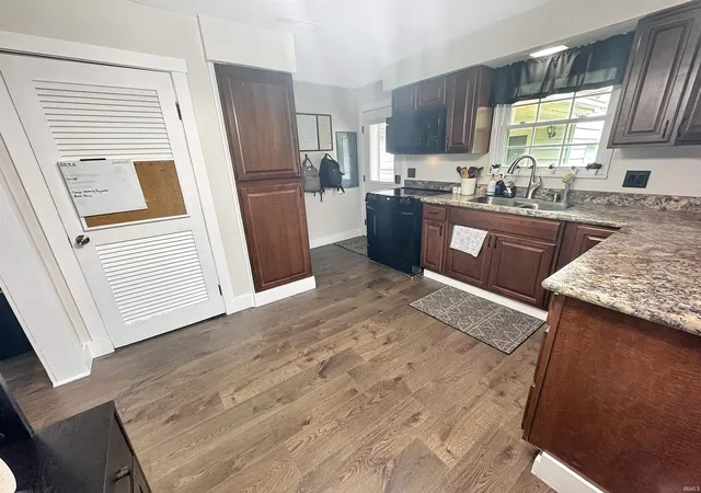 Photo 3 of Sale Pending at 2555 N Evans St, Evansville, IN 47711 | MLS# 202632183 | Listing updated on 2026-08-20
