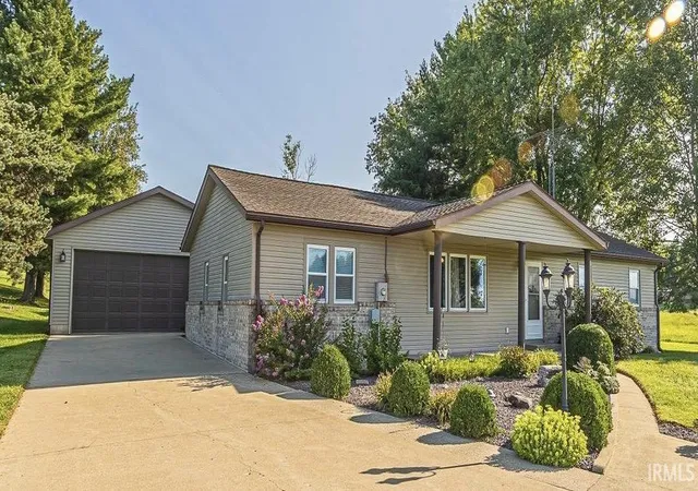 Manufactured home for sale at 6353 W Old Rd 64, Huntingburg, IN 47542 | MLS# 202632189