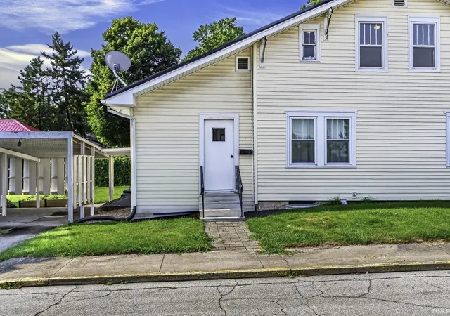 Photo 3 of Manufactured home for sale at 401 S Main St, Bluffton, IN 46714 | MLS# 202632198 | Listing updated on 2026-09-30
