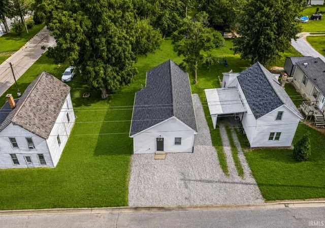 Photo 3 of Manufactured home for sale at 704 E 9th Street, Huntingburg, IN 47542 | MLS# 202632205 | Listing updated on 2026-09-10