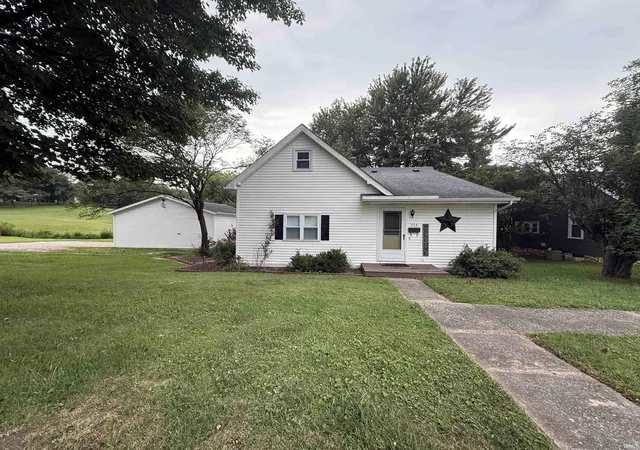 Photo 1 of Sale Pending at 715 Sw 1st Street, Washington, IN 47501 | MLS# 202632206 | Listing updated on 2026-08-17
