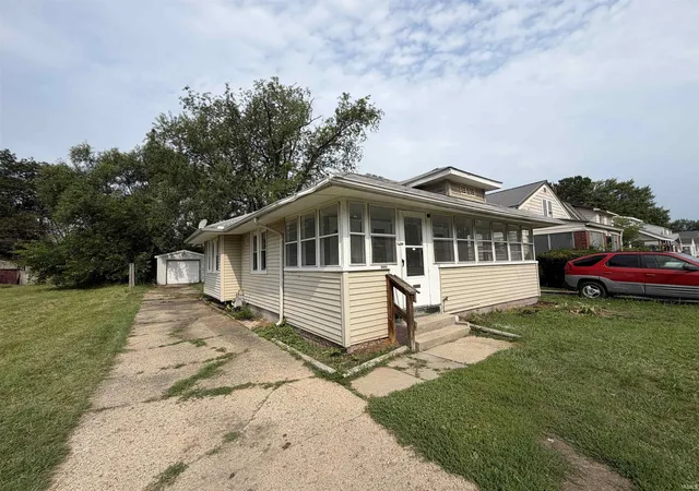 Photo 2 of Manufactured home for sale at 1233 N Meade St, South Bend, IN 46628 | MLS# 202632224 | Listing updated on 2026-09-01