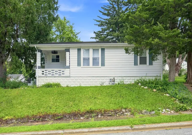 Photo 3 of Manufactured home for sale at 1403 Grove St, Lafayette, IN 47905 | MLS# 202632239 | Listing updated on 2026-09-19