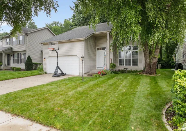 Photo 2 of Sale Pending at 4336 Fld Gate Dr E, South Bend, IN 46628 | MLS# 202632247 | Listing updated on 2026-09-14