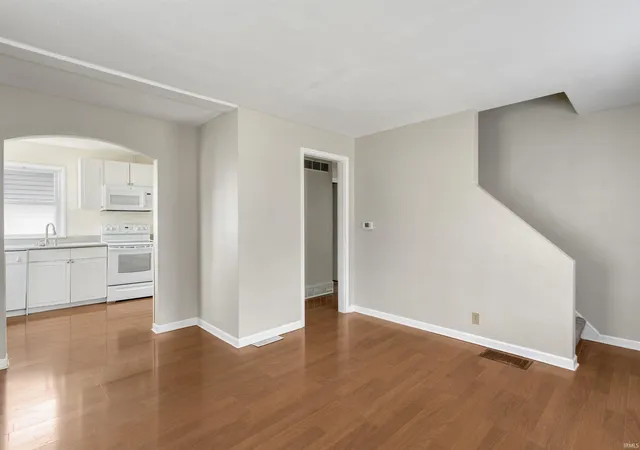 Photo 2 of Sale Pending at 1238 Academy Pl, South Bend, IN 46616 | MLS# 202632253 | Listing updated on 2026-08-24