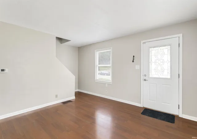Photo 3 of Sale Pending at 1238 Academy Pl, South Bend, IN 46616 | MLS# 202632253 | Listing updated on 2026-08-24