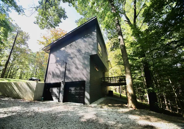 Photo 3 of Manufactured home for sale at 6691 E Lampkins Ridge Rd, Bloomington, IN 47401 | MLS# 202632254 | Listing updated on 2026-09-18