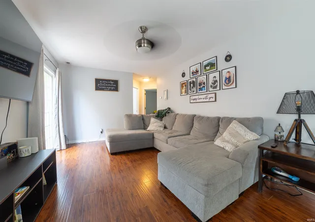 Photo 3 of Manufactured home for sale at 4034 Shadwell Dr, Evansville, IN 47715 | MLS# 202632255 | Listing updated on 2026-09-19