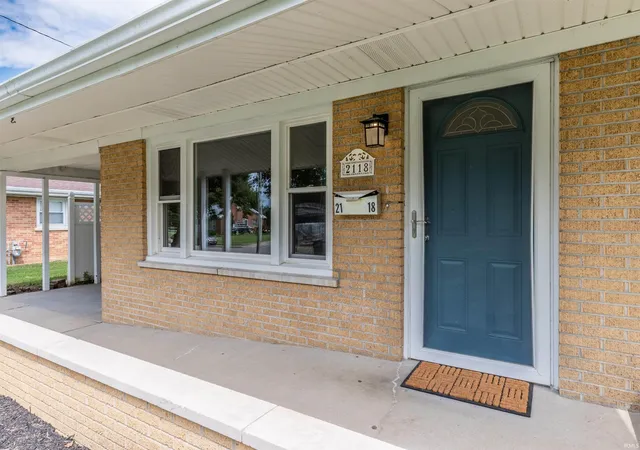Photo 3 of Sale Pending at 2118 Mahrendale Ave, Evansville, IN 47714 | MLS# 202632275 | Listing updated on 2026-08-19