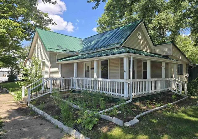 Photo 2 of Sale Pending at 501 W Jefferson St, Spencer, IN 47460 | MLS# 202632294 | Listing updated on 2026-10-05
