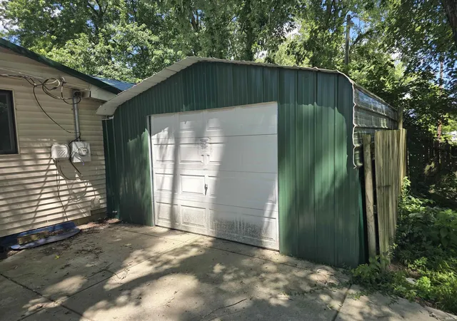 Photo 3 of Sale Pending at 501 W Jefferson St, Spencer, IN 47460 | MLS# 202632294 | Listing updated on 2026-10-05