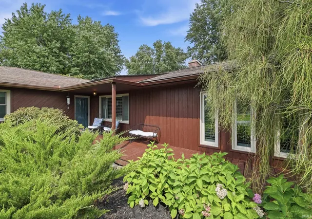Photo 2 of Sale Pending at 2004 Bryn Mar Dr, Kokomo, IN 46902 | MLS# 202632305 | Listing updated on 2026-08-31