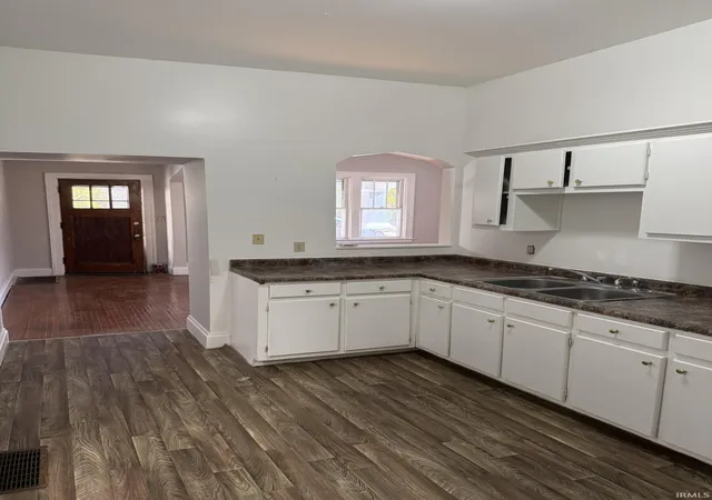 Photo 3 of Manufactured home for sale at 2322 S Harrison St, Fort Wayne, IN 46807 | MLS# 202632306 | Listing updated on 2026-08-08