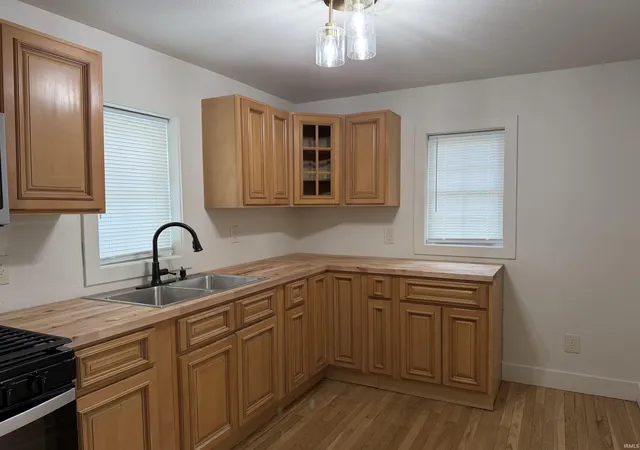 Photo 4 of Sale Pending at 2109 S Eaton Ave, Muncie, IN 47302 | MLS# 202632310 | Listing updated on 2026-10-19