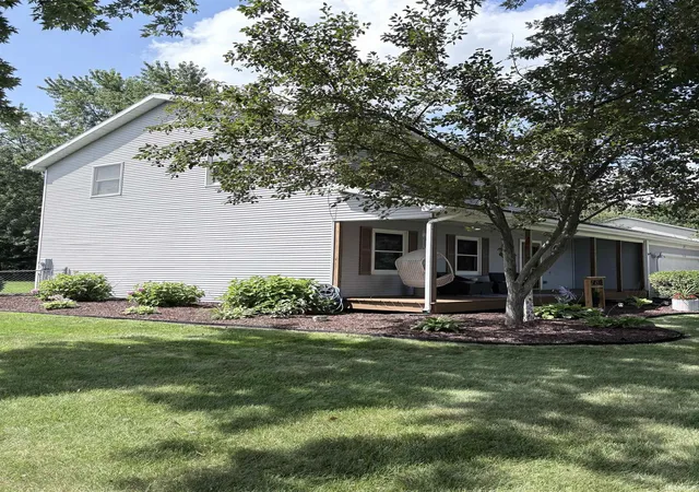 Photo 3 of Manufactured home for sale at 51530 Creekside Dr, Granger, IN 46530 | MLS# 202632313 | Listing updated on 2026-09-08