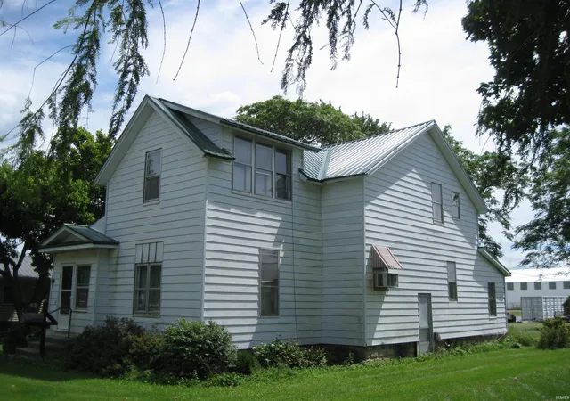 Photo 2 of Manufactured home for sale at 1221 Adams St, Decatur, IN 46733 | MLS# 202632316 | Listing updated on 2026-09-13