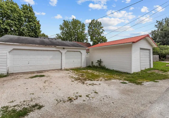 Photo 4 of Sale Pending at 743 S Webster St, Kokomo, IN 46901 | MLS# 202632335 | Listing updated on 2026-10-01
