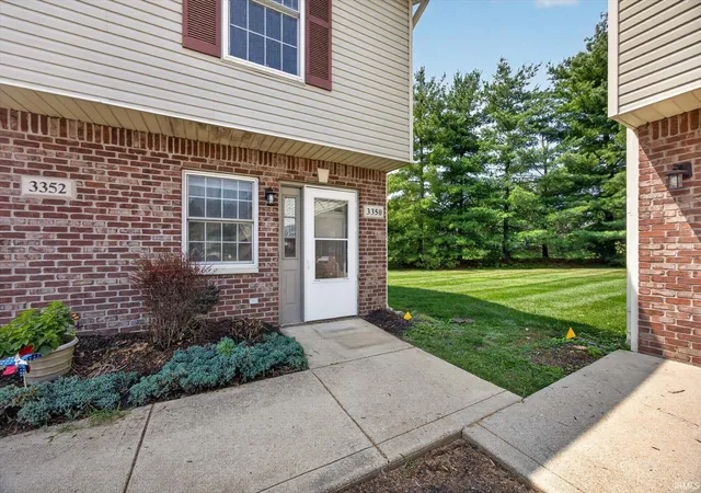 Photo 2 of Condo for sale at 3350 S Oaklawn Cir, Bloomington, IN 47401 | MLS# 202632338 | Listing updated on 2026-09-18