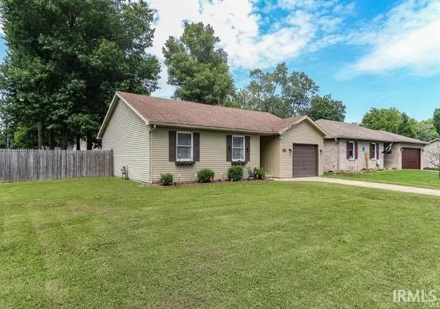 Photo 3 of Sale Pending at 1700 Zoar Ave, Evansville, IN 47714 | MLS# 202632351 | Listing updated on 2026-08-28