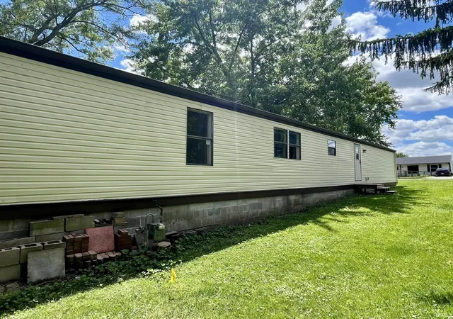 Photo 2 of Manufactured home for sale at 210 W Washington St, Bunker Hill, IN 46914 | MLS# 202632355 | Listing updated on 2026-08-24