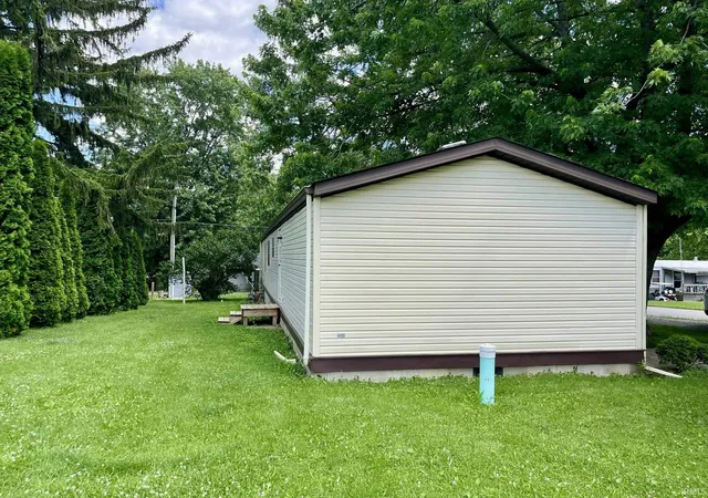 Photo 3 of Manufactured home for sale at 210 W Washington St, Bunker Hill, IN 46914 | MLS# 202632355 | Listing updated on 2026-08-24