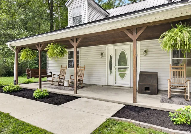 Photo 2 of Manufactured home for sale at 7275 N Ferry Rd, Bloomfield, IN 47424 | MLS# 202632388 | Listing updated on 2026-09-12