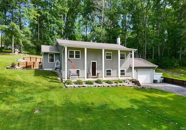 Manufactured home for sale at 8125 E US Hwy 33, Churubusco, IN 46723 | MLS# 202632393