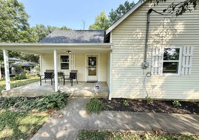 Photo 3 of Manufactured home for sale at 3806 Washington Ave, Bedford, IN 47421 | MLS# 202632395 | Listing updated on 2026-09-15
