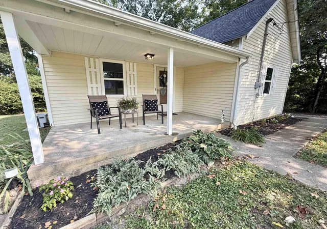Photo 3 of Manufactured home for sale at 3806 Washington Ave, Bedford, IN 47421 | MLS# 202632395 | Listing updated on 2026-09-15