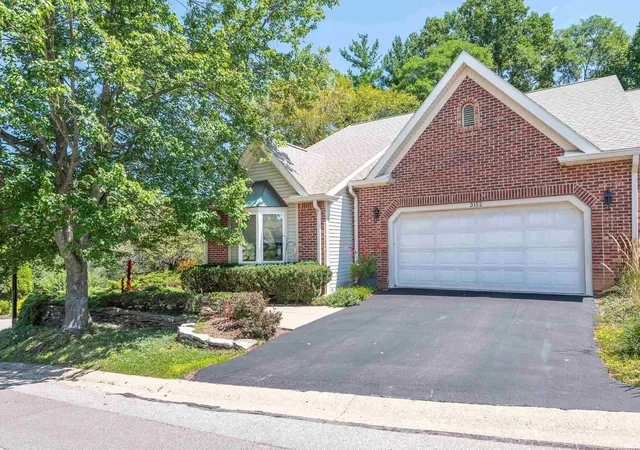 Photo 2 of Condo for sale at 3152 S Coppertree Dr, Bloomington, IN 47401 | MLS# 202632397 | Listing updated on 2026-09-22