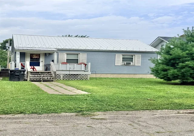 Photo 2 of Manufactured home for sale at 2313 S Grant St, Muncie, IN 47302 | MLS# 202632436 | Listing updated on 2026-08-10