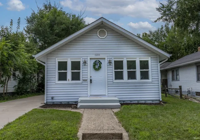 Photo 2 of Manufactured home for sale at 1233 Wilber St, South Bend, IN 46628 | MLS# 202632437 | Listing updated on 2026-09-16