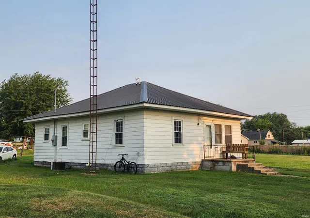 Photo 2 of Sale Pending at 812 Ohio St, Bicknell, IN 47512 | MLS# 202632462 | Listing updated on 2026-08-10