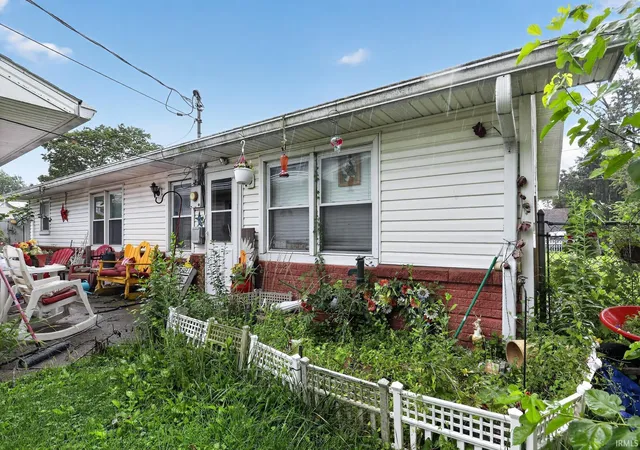 Photo 3 of Sale Pending at 216 W S A St, Gas City, IN 46933 | MLS# 202632465 | Listing updated on 2026-09-09