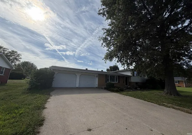 Photo 2 of Manufactured home for sale at 209 N 1st Avenue, Princeton, IN 47670 | MLS# 202632474 | Listing updated on 2026-09-05