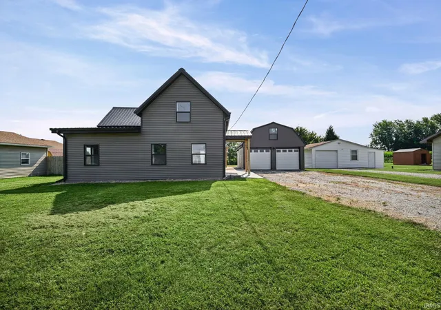 Photo 2 of Manufactured home for sale at 3975 N Hamilton Rd, Mulberry, IN 46058 | MLS# 202632481 | Listing updated on 2026-09-11