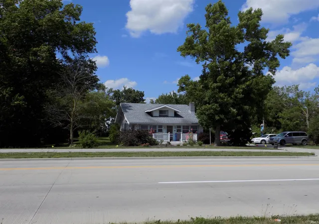 Photo 2 of Manufactured home for sale at 6240 Bass Rd, Fort Wayne, IN 46818 | MLS# 202632485 | Listing updated on 2026-08-10