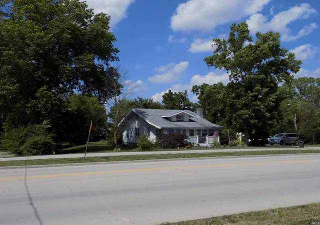 Photo 3 of Manufactured home for sale at 6240 Bass Rd, Fort Wayne, IN 46818 | MLS# 202632485 | Listing updated on 2026-08-10