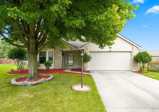 Photo 2 of Sale Pending at 1310 Cnl Ridge Dr, New Haven, IN 46774 | MLS# 202632517 | Listing updated on 2026-09-01