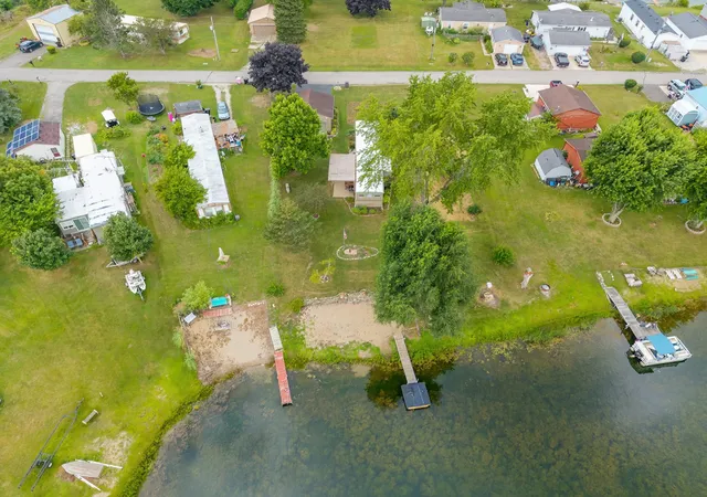Photo 3 of Manufactured home for sale at 500 Ln 101 Long Beach Lake, Fremont, IN 46737 | MLS# 202632520 | Listing updated on 2026-09-11