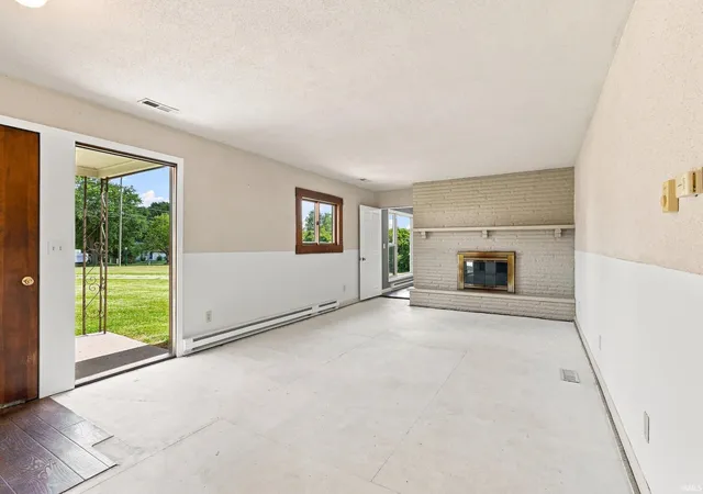 Photo 3 of Manufactured home for sale at 501 Drake Rd, Kendallville, IN 46755 | MLS# 202632522 | Listing updated on 2026-09-19