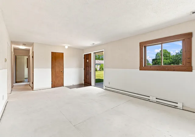 Photo 4 of Manufactured home for sale at 501 Drake Rd, Kendallville, IN 46755 | MLS# 202632522 | Listing updated on 2026-09-19