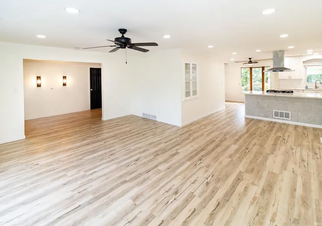 Photo 3 of Manufactured home for sale at 6841 Newburgh Rd, Evansville, IN 47715 | MLS# 202632531 | Listing updated on 2026-08-11