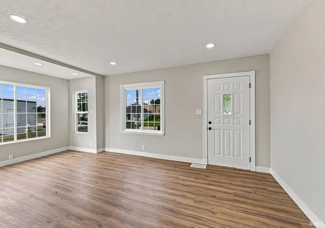Photo 3 of Manufactured home for sale at 1216 Longfellow Ave, South Bend, IN 46615 | MLS# 202632538 | Listing updated on 2026-09-18